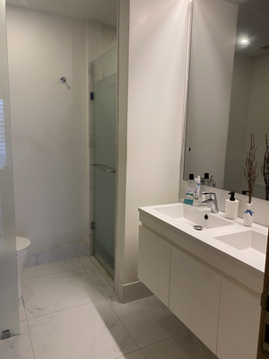 Apartamento en Evaristo Morales, Santo Domingo D.N. con 2 habitaciones, 3 baños, 3 parqueos en 10mo nivel de 250 mts² con mantenimiento incluido - Imagen 5