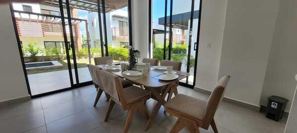 Casa en Vista Cana, Punta Cana con 3 habitaciones, 2 baños, 2 parqueos de 2 niveles de 196 mts² con mantenimiento incluido - Imagen 6