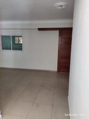 Apartamento en Gazcue, Santo Domingo D.N. con 3 habitaciones, 2 baños, 2 parqueos de 160 mts² con mantenimiento incluido - Imagen 2