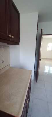 Apartamento en Altos de Arroyo Hondo III, Santo Domingo D.N. con 3 habitaciones, 2 baños, 2 parqueos en 4to nivel de 110 mts² con mantenimiento incluido - Imagen 4