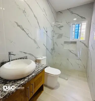 Casa en Torre Alta, Puerto Plata con 3 habitaciones, 2 baños, 2 parqueos de 2 niveles de 190 mts² con mantenimiento incluido - Imagen 7