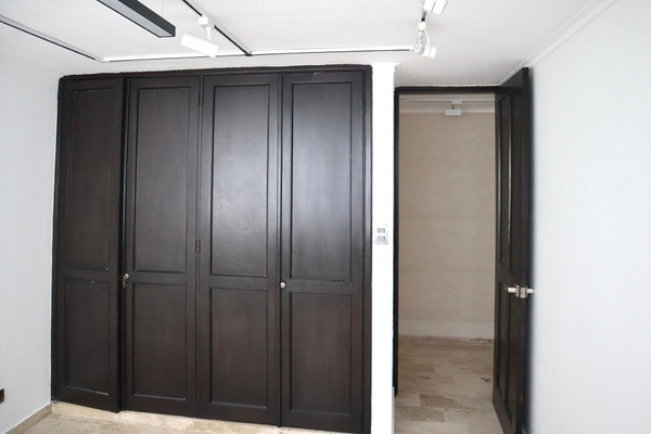 Apartamento en La Julia, Santo Domingo D.N. con 3 habitaciones, 2 baños, 2 parqueos en 10mo nivel con mantenimiento incluido - Imagen 6