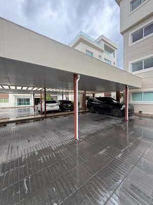 Penthouse en Los Alamos, Santiago con 3 habitaciones, 3 baños, 2 parqueos en 1er nivel de 225 mts² con mantenimiento incluido - Imagen 2