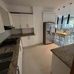 Apartamento en La Esmeralda, Santiago con 3 habitaciones, 2 baños, 2 parqueos en 1er nivel de 170 mts² con mantenimiento incluido - Imagen 5