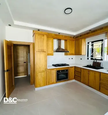 Casa en Puerto Plata, Puerto Plata con 4 habitaciones, 4 baños, 2 parqueos de 2 niveles de 300 mts² con mantenimiento incluido - Imagen 4
