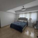 Apartamento en La Esmeralda, Santiago con 3 habitaciones, 2 baños, 2 parqueos de 200 mts² - Imagen 5
