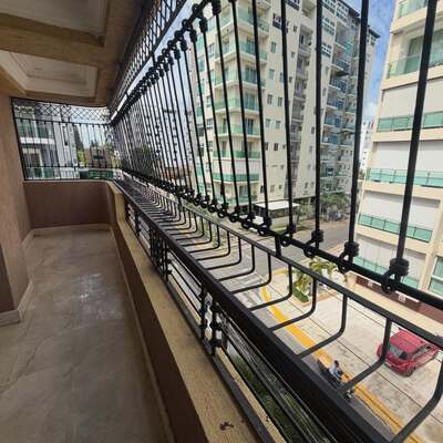 Apartamento en La Esmeralda, Santiago con 3 habitaciones, 2 baños, 2 parqueos de 200 mts² - Imagen 2