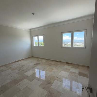 Apartamento en Villa Olga, Santiago con 3 habitaciones, 2 parqueos en 7mo nivel de 223 mts² - Imagen 5
