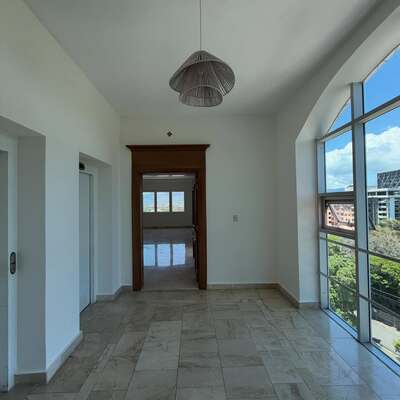 Apartamento en La Trinitaria, Santiago con 3 habitaciones, 3 baños, 3 parqueos de 241 mts² - Imagen 7