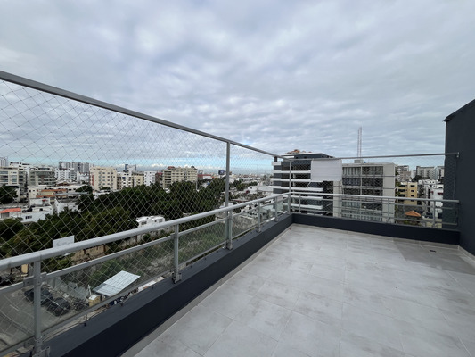 Apartamento en Bella Vista, Santo Domingo D.N. con 3 habitaciones, 2 baños, 2 parqueos en 7mo nivel de 150 mts² con mantenimiento incluido - Imagen 5