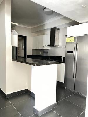 Apartamento en Ensanche Naco, Santo Domingo D.N. con 2 habitaciones, 2 baños, 2 parqueos de 147 mts² con mantenimiento incluido - Imagen 3