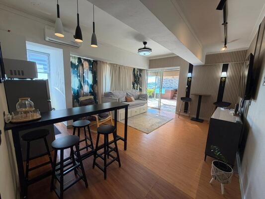 Penthouse en Costa Verde, Santo Domingo D.N. con 3 habitaciones, 3 baños, 2 parqueos en 5to nivel de 200 mts² con mantenimiento incluido - Imagen 2