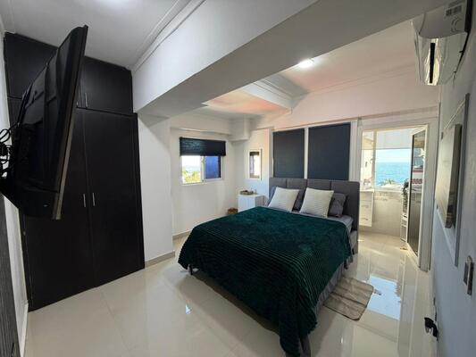 Penthouse en Costa Verde, Santo Domingo D.N. con 3 habitaciones, 3 baños, 2 parqueos en 5to nivel de 200 mts² con mantenimiento incluido - Imagen 3