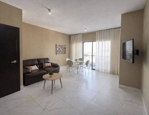 Apartamento en Piantini, Santo Domingo D.N. con 2 habitaciones, 2 baños, 1 parqueo en 8vo nivel de 86 mts² - Imagen 1