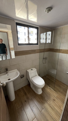 Apartamento en Autopista Las Americas, Santo Domingo Este con 3 habitaciones, 2 baños, 3 parqueos en 1er nivel de 92 mts² - Imagen 6