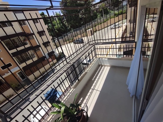 Apartamento en Colinas Del Oeste, Santo Domingo Oeste con 3 habitaciones, 2 baños, 1 parqueo en 3er nivel de 106 mts² - Imagen 2