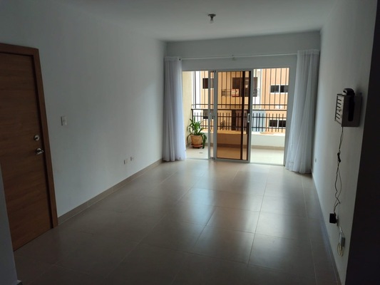 Apartamento en Colinas Del Oeste, Santo Domingo Oeste con 3 habitaciones, 2 baños, 1 parqueo en 3er nivel de 106 mts² - Imagen 3