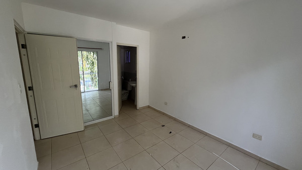 Apartamento en Ciudad Juan Bosch, Santo Domingo Este con 3 habitaciones, 2 baños, 1 parqueo en 3er nivel de 77 mts² - Imagen 2