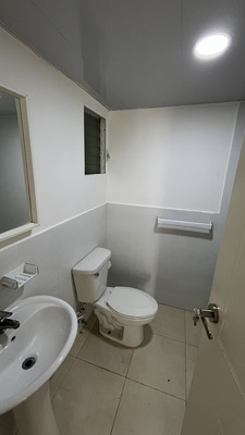 Apartamento en Ciudad Juan Bosch, Santo Domingo Este con 3 habitaciones, 2 baños, 1 parqueo en 3er nivel de 77 mts² - Imagen 3