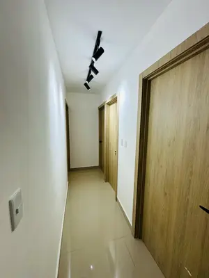 Apartamento en Residencial Vista Catalina, La Romana con 2 habitaciones, 2 baños, 2 parqueos en 4to nivel de 120 mts² con mantenimiento incluido - Imagen 6