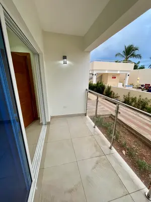 Apartamento en Don Juan II, La Romana con 3 habitaciones, 2 baños, 1 parqueo en 1er nivel de 110 mts² con mantenimiento incluido - Imagen 4