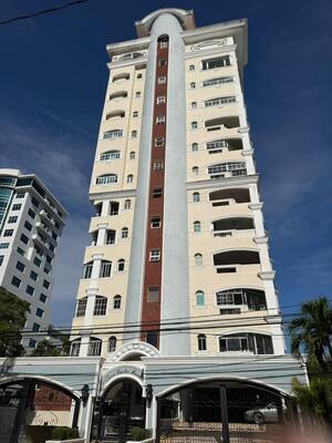 Apartamento en Bella Vista, Santo Domingo D.N. con 3 habitaciones, 2 parqueos en 6to nivel de 297 mts² - Imagen 7