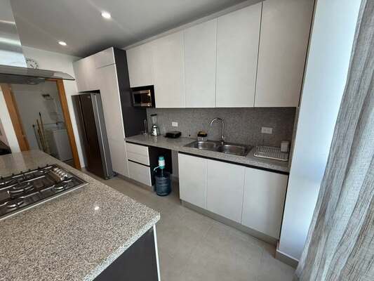 Apartamento en La Esperilla, Santo Domingo D.N. con 2 habitaciones, 2 baños, 2 parqueos en 7mo nivel - Imagen 2