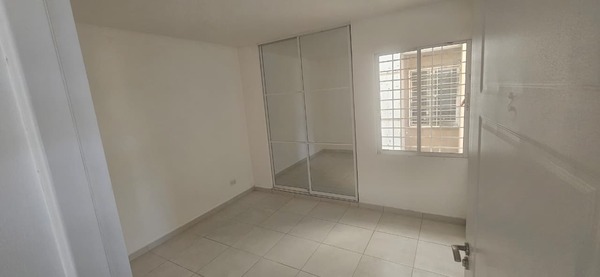 Apartamento en Colinas del Arroyo 2, Santo Domingo Norte con 3 habitaciones, 2 baños, 1 parqueo de 68 mts² con mantenimiento incluido - Imagen 5