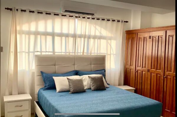 Apartamento en Gazcue, Santo Domingo D.N. con 1 habitación, 1 baño, 1 parqueo en 5to nivel de 72 mts² con mantenimiento incluido - Imagen 1