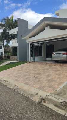 Casa en La Barranquita, Santiago con 4 habitaciones, 3 baños, 2 parqueos de 500 mts² con mantenimiento incluido - Imagen 2