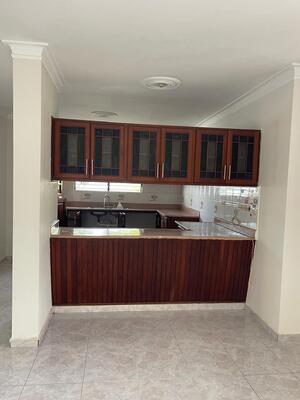 Casa en La Barranquita, Santiago con 4 habitaciones, 3 baños, 2 parqueos de 500 mts² con mantenimiento incluido - Imagen 5