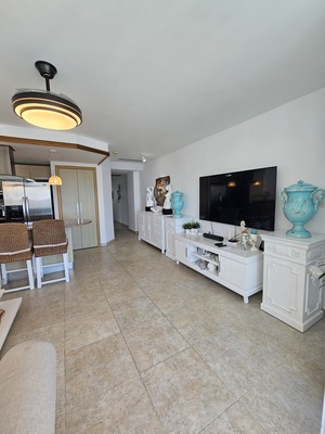 Apartamento en Marbella, Juan Dolio con 2 habitaciones, 2 baños en 4to nivel de 120 mts² con mantenimiento incluido - Imagen 4