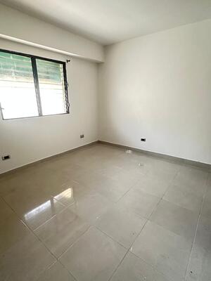 Apartamento en Gazcue, Santo Domingo D.N. con 3 habitaciones, 2 baños, 2 parqueos en 4to nivel de 103 mts² con mantenimiento incluido - Imagen 5