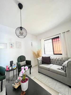 Apartamento en Mirador Sur, Santo Domingo D.N. con 1 habitación, 1 baño, 1 parqueo en 1er nivel de 60 mts² con mantenimiento incluido - Imagen 2