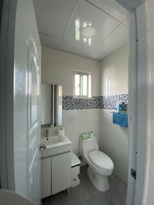 Local comercial en Ensanche Ozama, Santo Domingo Este de 180 mts² - Imagen 5