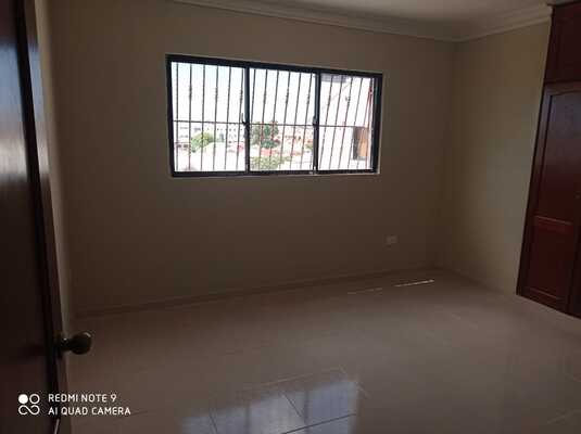 Apartamento en Tito III, Santo Domingo Este con 3 habitaciones, 2 baños, 2 parqueos en 4to nivel de 122 mts² - Imagen 5