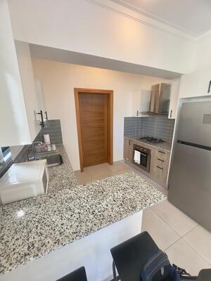 Apartamento en Ensanche Naco, Santo Domingo D.N. con 1 habitación, 1 baño, 1 parqueo de 65 mts² - Imagen 2