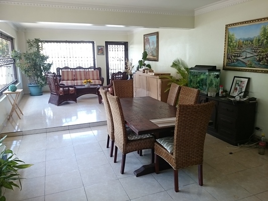 Casa en Altos De Arroyo Hondo, Santo Domingo D.N. con 3 habitaciones, 4 baños, 4 parqueos de 800 mts² - Imagen 2
