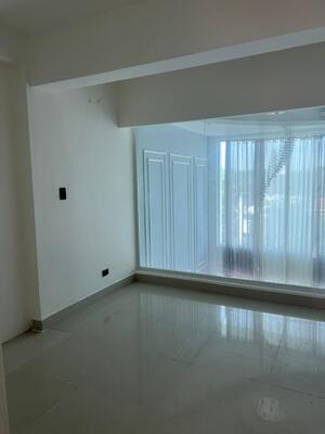 Apartamento en Los Laureles, Santiago con 4 habitaciones, 3 baños, 2 parqueos en 3er nivel de 200 mts² con mantenimiento incluido - Imagen 6