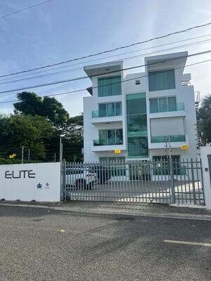 Apartamento en Los Laureles, Santiago con 4 habitaciones, 3 baños, 2 parqueos en 3er nivel de 200 mts² con mantenimiento incluido - Imagen 1