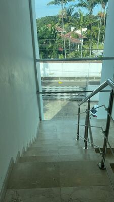 Apartamento en Los Laureles, Santiago con 4 habitaciones, 3 baños, 2 parqueos en 3er nivel de 200 mts² con mantenimiento incluido - Imagen 5