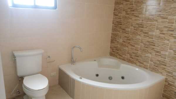 Apartamento en Villa Laura, Santo Domingo Norte con 8 habitaciones, 4 baños, 4 parqueos de 800 mts² - Imagen 4