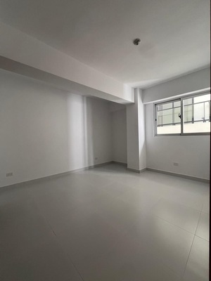 Apartamento en Mirador Norte, Santo Domingo D.N. con 3 habitaciones, 3 baños, 2 parqueos en 5to nivel de 126 mts² con mantenimiento incluido - Imagen 4