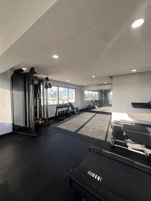 Apartamento en Mirador Norte, Santo Domingo D.N. con 3 habitaciones, 3 baños, 2 parqueos en 5to nivel de 126 mts² con mantenimiento incluido - Imagen 2