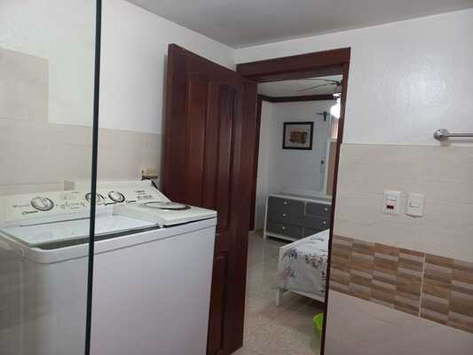 Apartamento en Bella Vista, Santo Domingo D.N. con 1 habitación, 1 baño, 1 parqueo de 69 mts² - Imagen 2