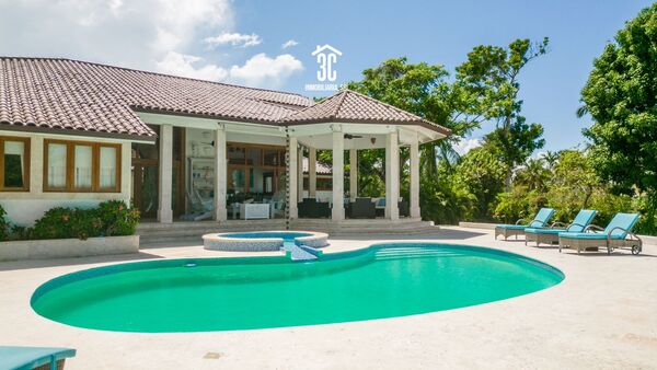 Villa en Casa De Campo, La Romana con 4 habitaciones, 4 baños, 4 parqueos de 2 niveles de 1707 mts² - Imagen 6