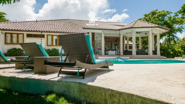 Villa en Casa De Campo, La Romana con 4 habitaciones, 4 baños, 4 parqueos de 2 niveles de 1707 mts² - Imagen 7