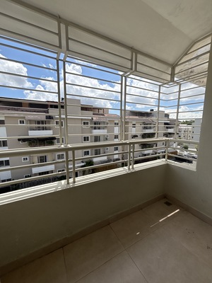 Apartamento en Altos De Arroyo Hondo II, Santo Domingo D.N. con 2 habitaciones, 2 baños, 1 parqueo en 4to nivel de 111 mts² - Imagen 2