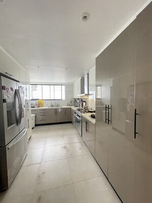 Apartamento en Ensanche Serralles, Santo Domingo D.N. con 3 habitaciones, 3 baños, 2 parqueos en 4to nivel de 244 mts² - Imagen 5
