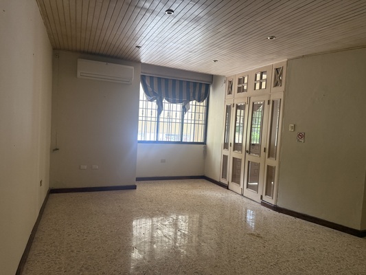 Casa en Altos De Arroyo Hondo II, Santo Domingo D.N. con 4 habitaciones, 4 baños, 4 parqueos de 2 niveles - Imagen 5